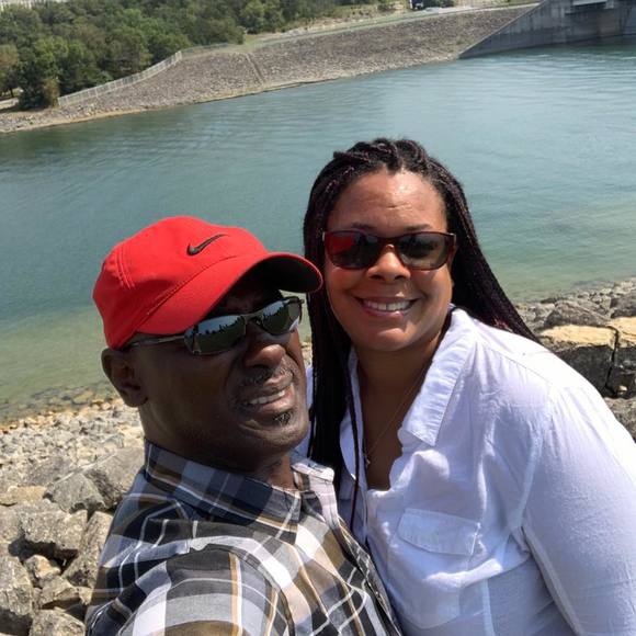 Meet your Posher, Ladale - Picture 1 of 1